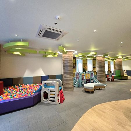 Oceanfront Beach Resort - Sha Extra Plus Patong Bagian luar foto The Children's Hospital at the Royal Marsden