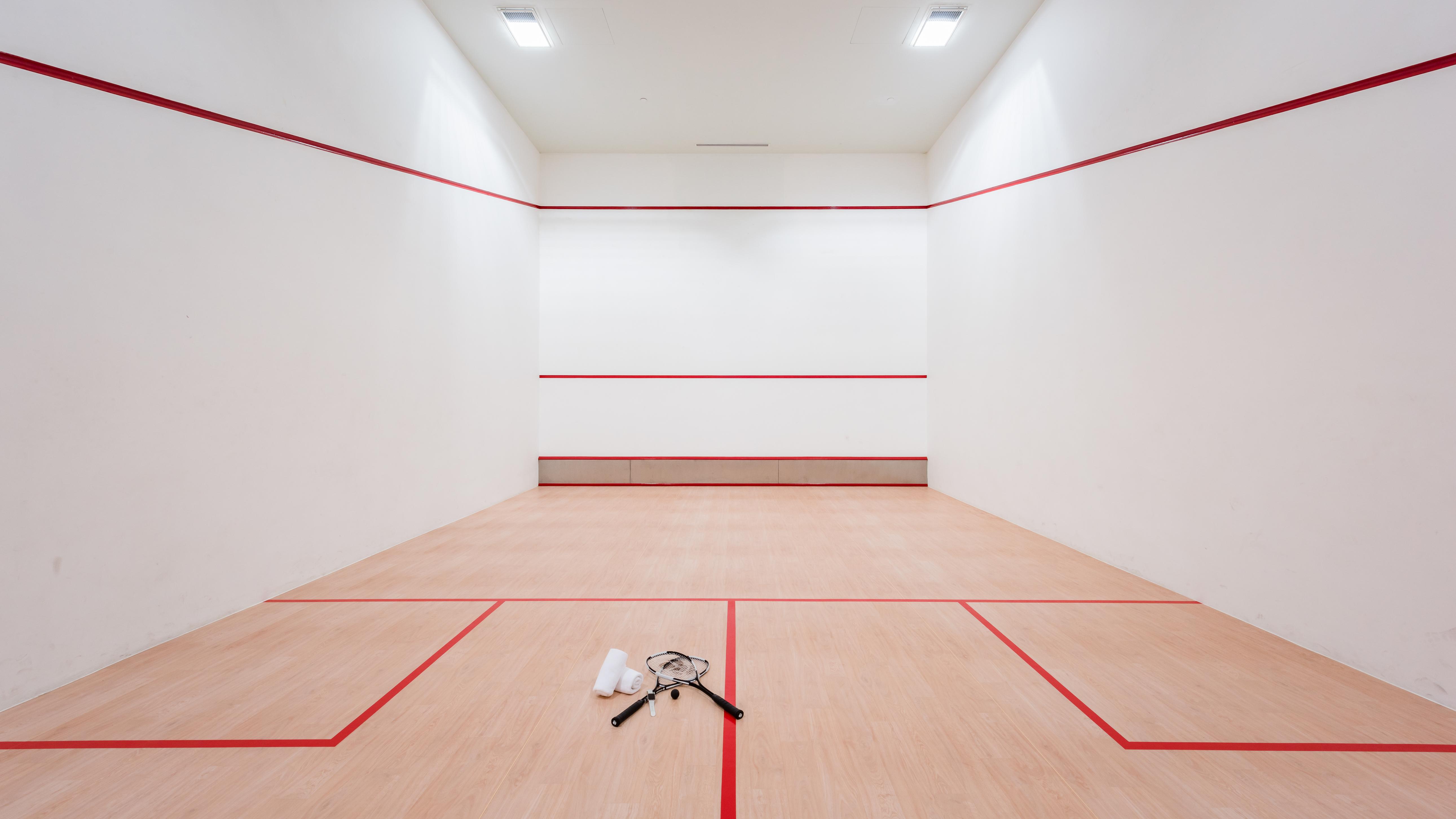 Oceanfront Beach Resort - Sha Extra Plus Patong Bagian luar foto Squash court