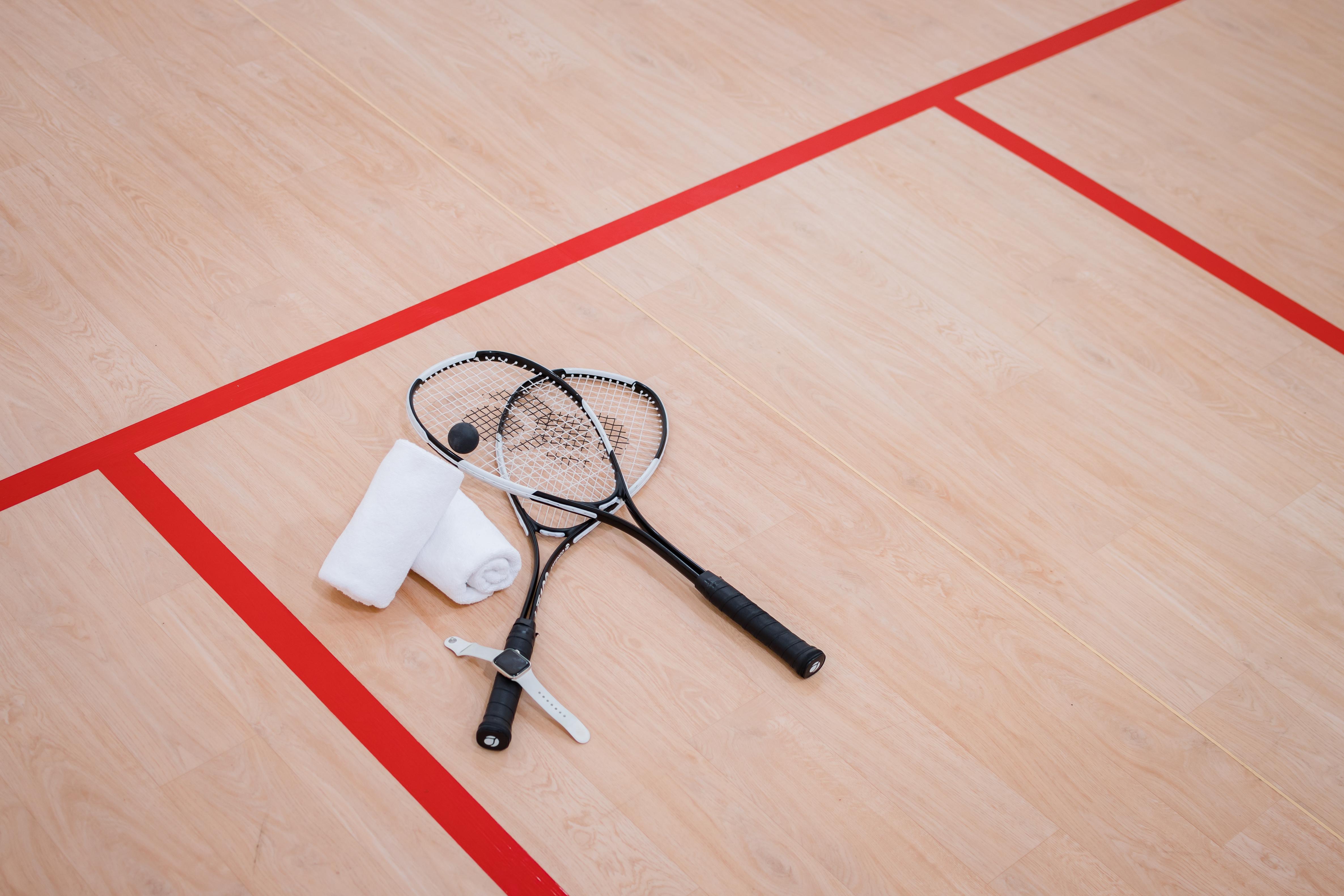 Oceanfront Beach Resort - Sha Extra Plus Patong Bagian luar foto Squash racquets and ball