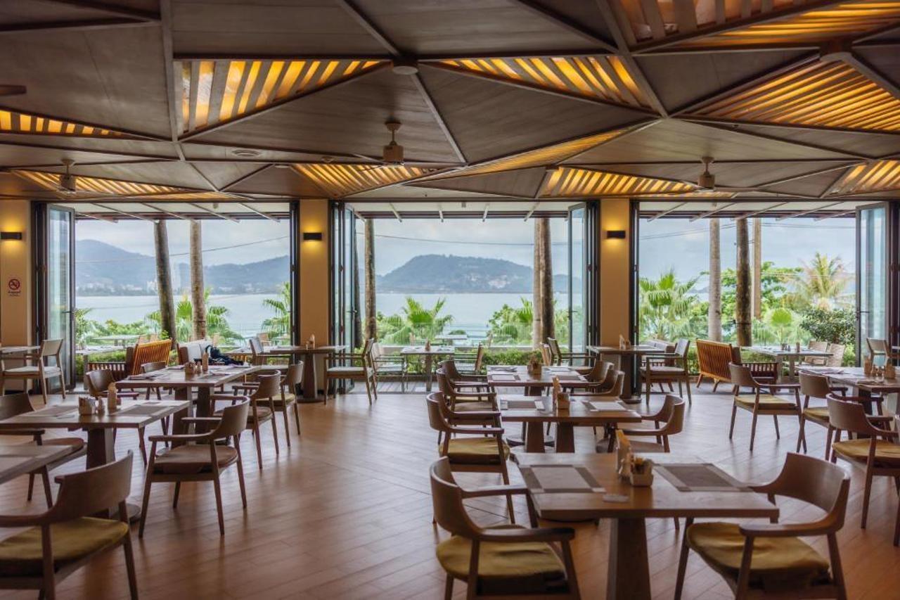 Oceanfront Beach Resort - Sha Extra Plus Patong Bagian luar foto The Deck