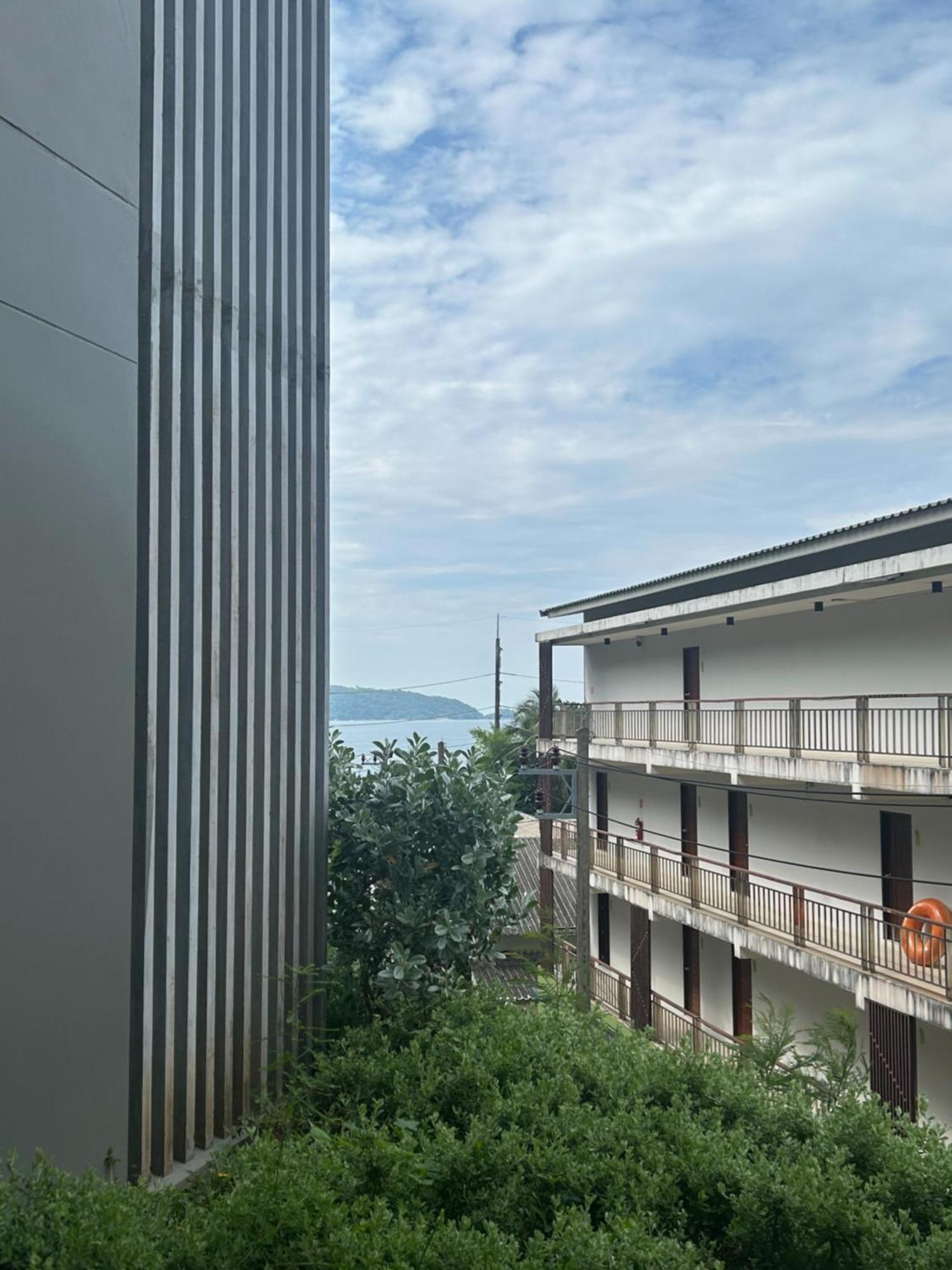 Oceanfront Beach Resort - Sha Extra Plus Patong Bagian luar foto View of the sea from the hotel